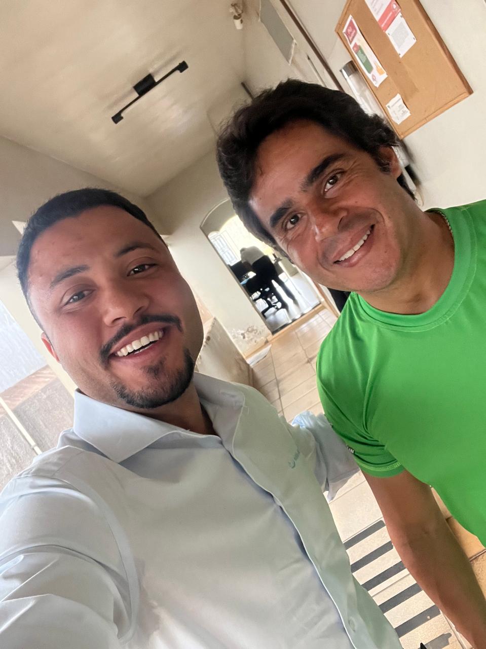 Antonio com cliente 02