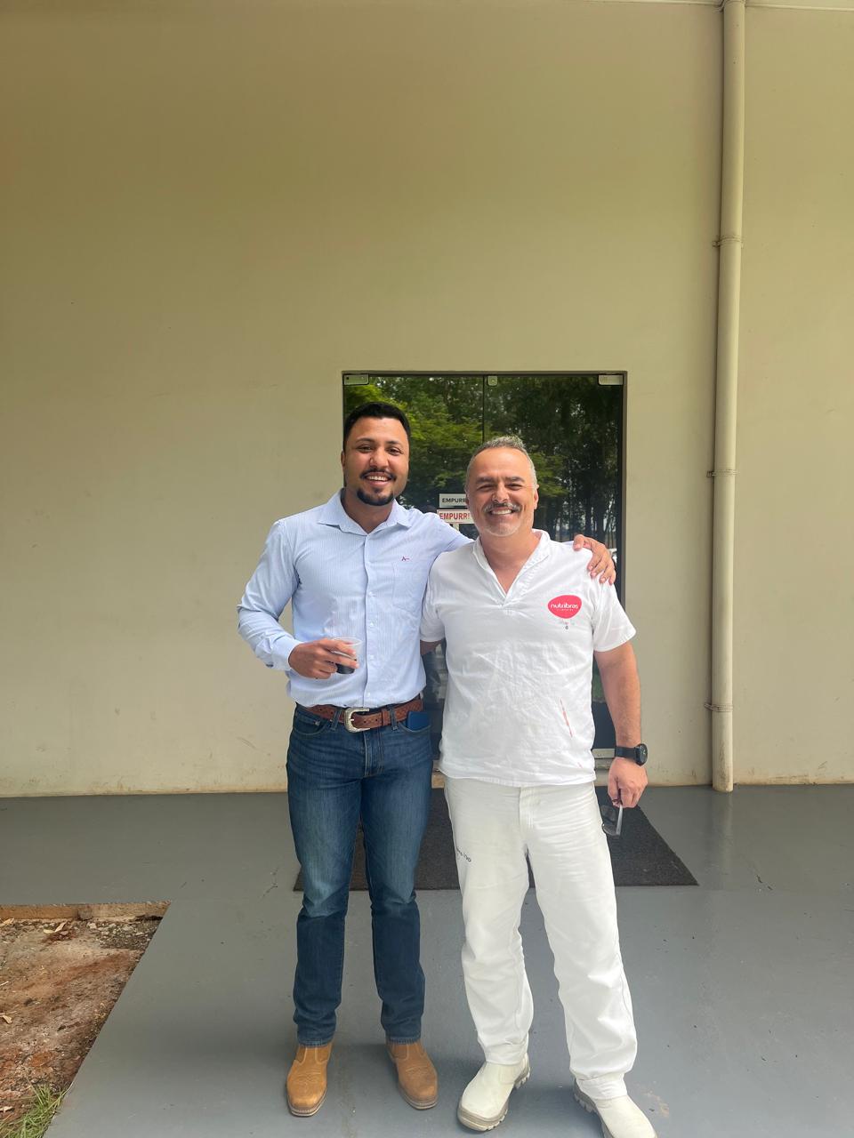 Antonio com cliente 06