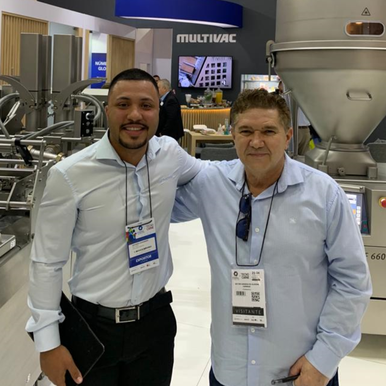 Antonio com cliente 22