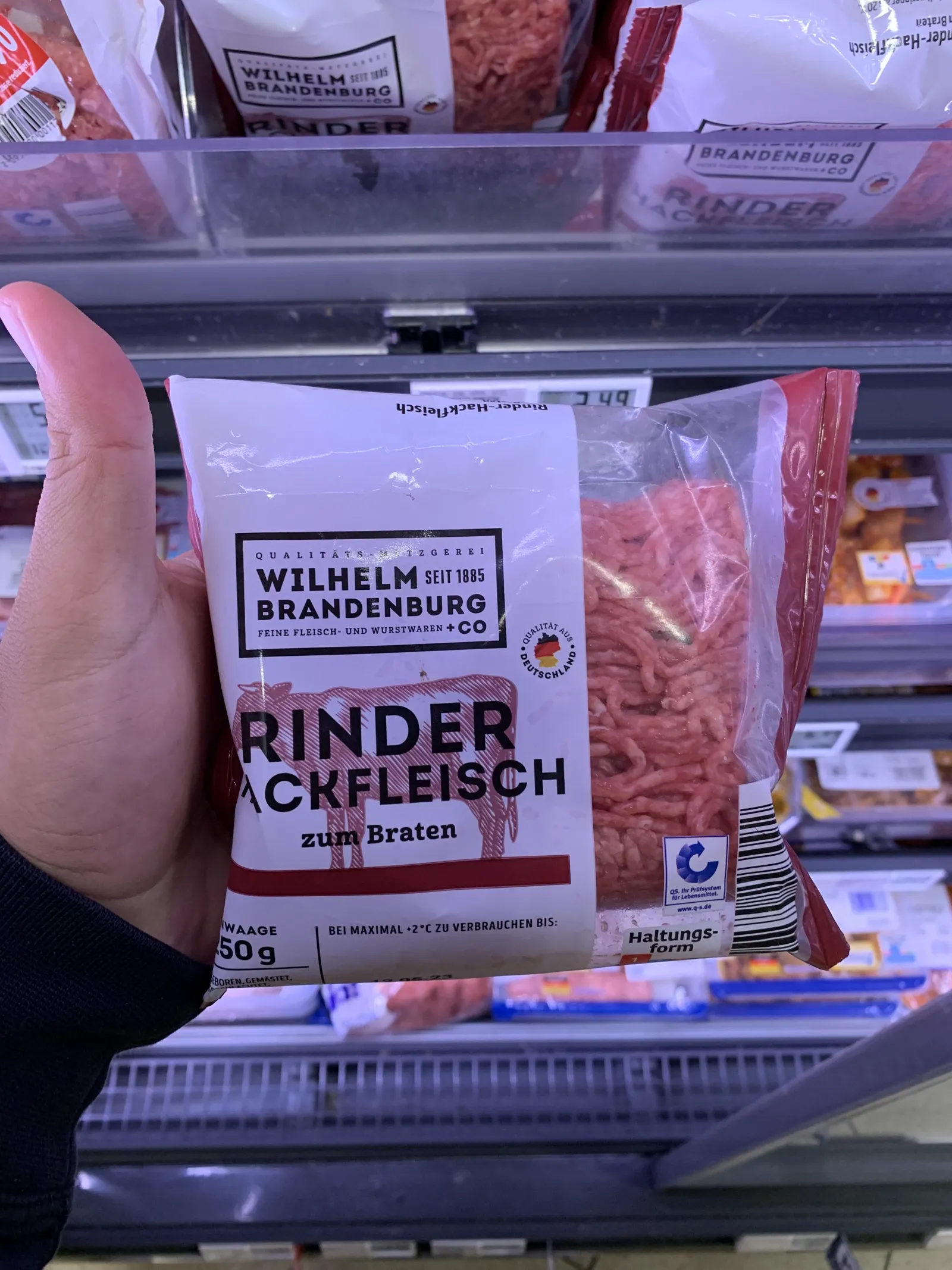 Carne bovina moída Wilhelm Brandenburg de 750 gramas em formato compacto flexível