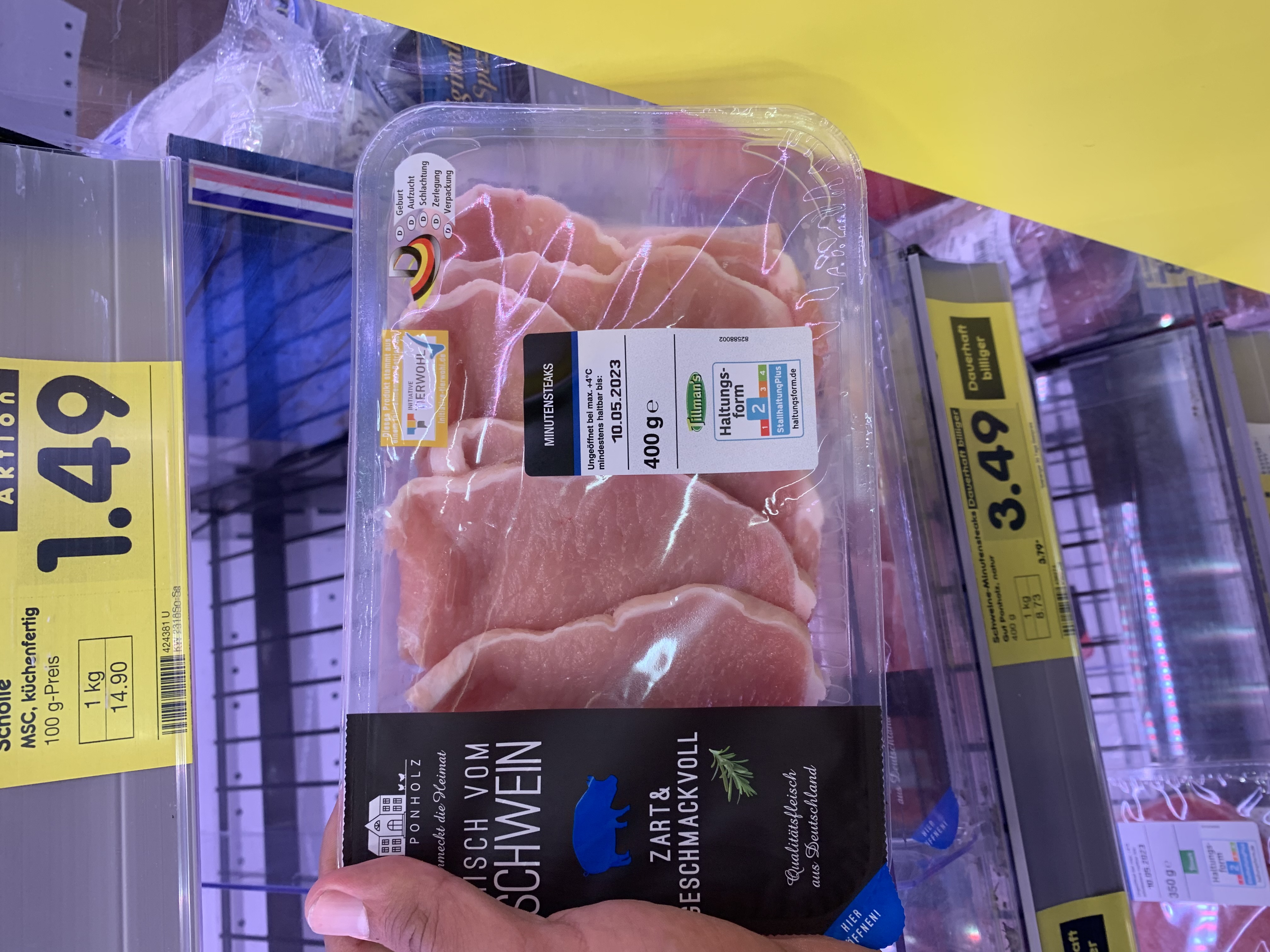 Carne suína de oferta com selo Haltungsform nível 2 na frente